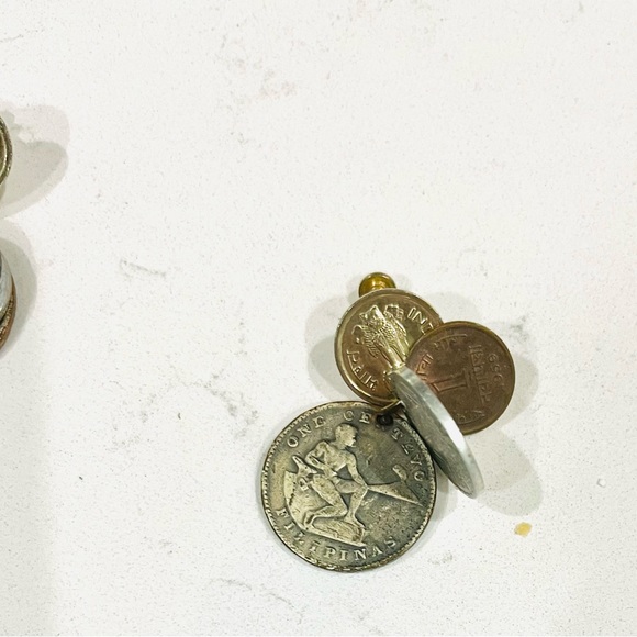 Vintage Drop/Dangle Foreign Coin Earrings (4 Coins), Excellent Vintage Condition - Picture 6 of 12